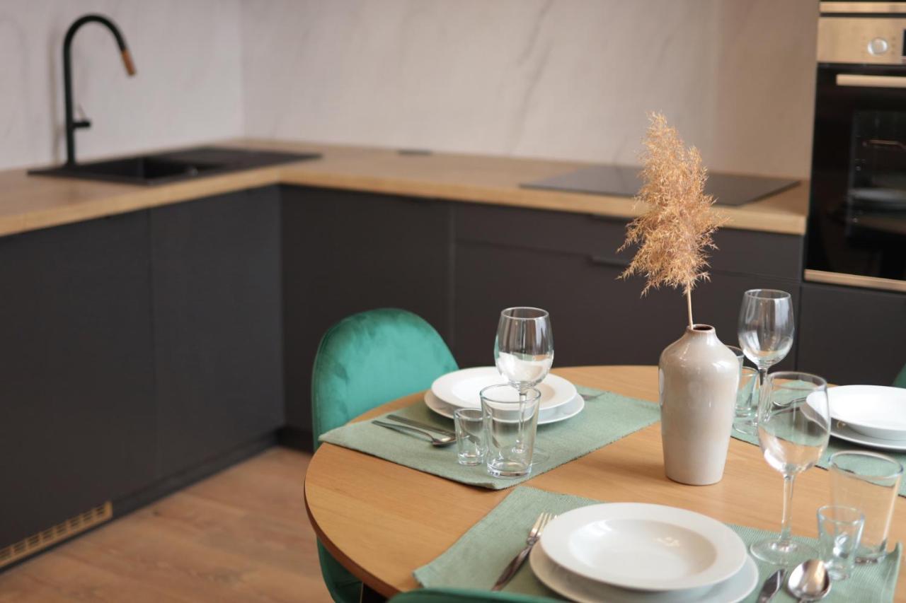 Beautiful And Stylish 2 Bedroom Apartment In The City Center And In The Pedestrian Zone ブラチスラヴァ エクステリア 写真