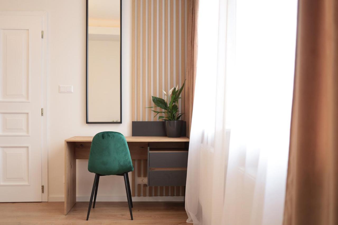 Beautiful And Stylish 2 Bedroom Apartment In The City Center And In The Pedestrian Zone ブラチスラヴァ エクステリア 写真
