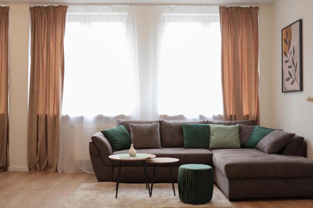Beautiful And Stylish 2 Bedroom Apartment In The City Center And In The Pedestrian Zone ブラチスラヴァ エクステリア 写真